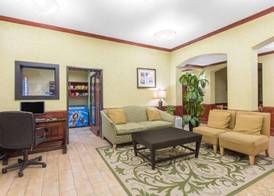 Hawthorn Extended Stay by Wyndham Corpus Christi Padre Is 2