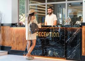 Far Life Hotel 3