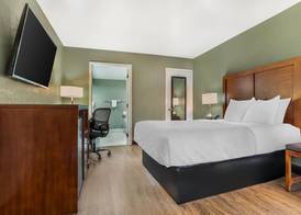 Quality Inn & Suites near Panama City Beach 4
