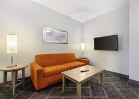 Wyndham Garden Appleton 3