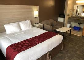 Knights Inn Huntsville, ON 4