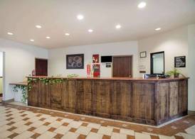 Econo Lodge Anderson 3