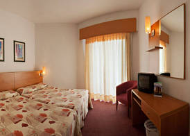 Hotel Alone 3