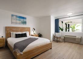The Surfbreak Hotel 3