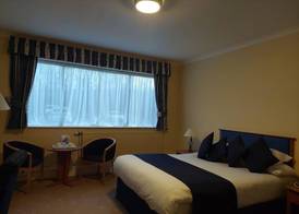 Tiverton Hotel Lounge & Venue 3