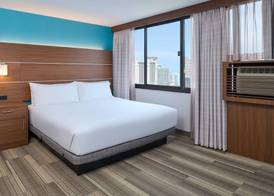 Holiday Inn Express WAIKIKI by IHG 3