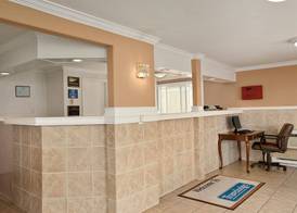 TRAVELODGE BY WYNDHAM PORT OF TACOMA WA 2