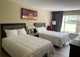 Econo Lodge Jennings 5