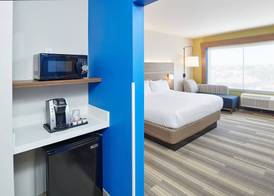 Holiday Inn Express & Suites EL PASO EAST-LOOP 375 by IHG 4