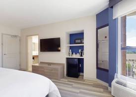Holiday Inn Express & Suites PHOENIX-TEMPE by IHG 2