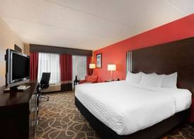 La Quinta Inn & Suites - New River Gorge National Park 4