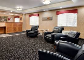 Travelodge by Wyndham Clinton Valley West Court 2