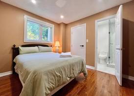 Cozy Home Near Transit & Hillcrest Mall with Free Parking 5