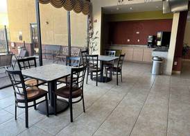 Red Lion Inn & Suites IAH Airport East 4