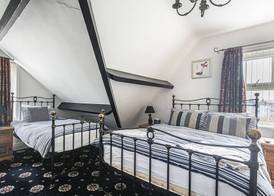 Esklet Guest House 5