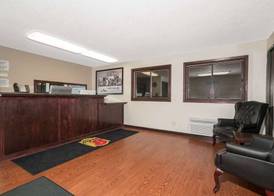 Super 8 by Wyndham St. Cloud 3