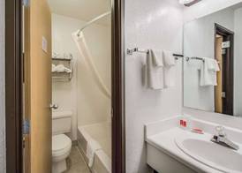 Econo Lodge, Downtown Custer Near Custer State Park and Mt Rushmore 4