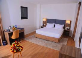 Elmo's Hotel 5