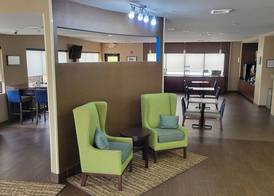 Comfort Suites Macon Northwest 5