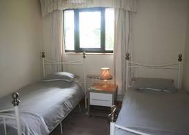 Barn Cottage - Farm Park Stay with Hot Tub, BBQ & Fire Pit 3