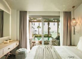 Blue Carpet Luxury Suites 3