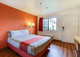 Motel 6 Salinas, CA - North Monterey Area 5