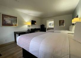 Tricove Inn & Suites 4