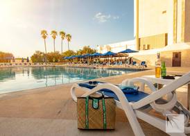 BM Beach Hotel 4