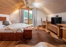 Zara Chalet 4