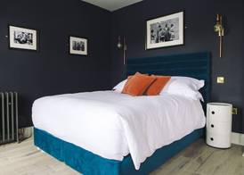 The Porterhouse Grill and Rooms 4