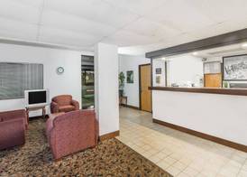 Super 8 by Wyndham Pompano Beach 3