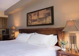 Glacier & Mountaineer Lodge 2