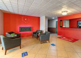 Econo Lodge Inn & Suites Granite City - St Louis 2