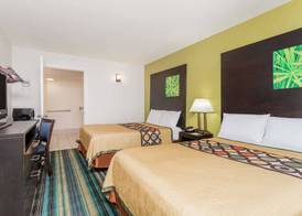 Super 8 by Wyndham Augusta 4