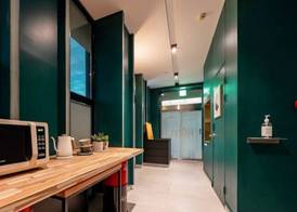 Billy Hotel 4