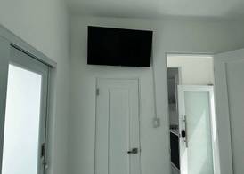 Gorgeous 1-Bedroom Beachside Suite 3