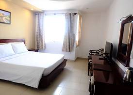 Sunny Hotel 5