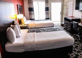 Ramada by Wyndham Oceanside 4