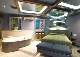 Le Chabrol Hotel & Suites 3