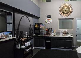 Super 8 by Wyndham Belleville St. Louis Area 2