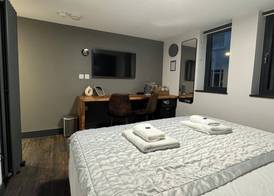 Uno in the City - Urban Boutique Accommodation 3