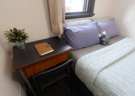 Emu Backpackers Perth - note - Valid Passport required for check in 3