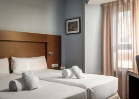 Hotel Madanis Liceo 5