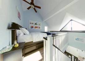 Artistic Hillside Loft 5