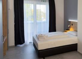 Hotel Good Night 3