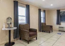 Quality Inn & Suites Columbus West 2