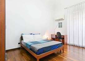 GuestHost - Vittorio Emanuele & Via Roma Colorful Apartment 3