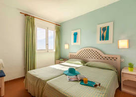 Hotel Oasis Park 4