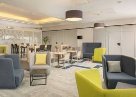 Courtyard by Marriott Toulouse Airport 5
