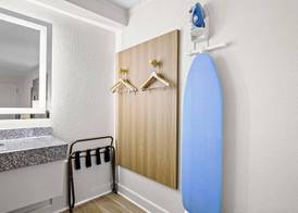 Days Inn by Wyndham Salem 4